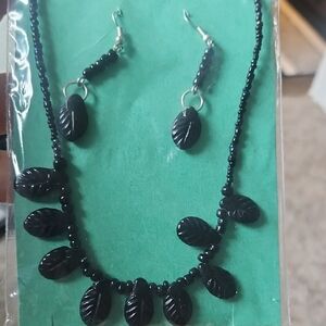 Elegant Black Leaf Jewelry Set